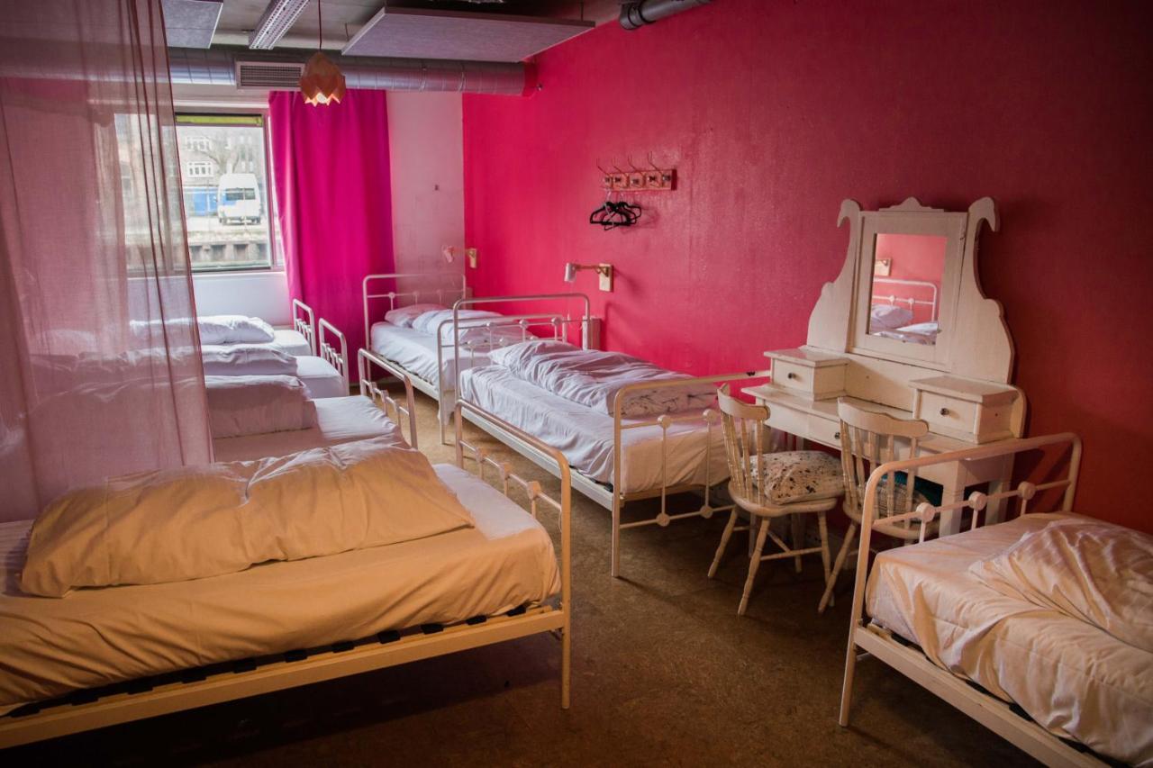 Bed 7 bed Girls Dorm,1364915018:JPEG
