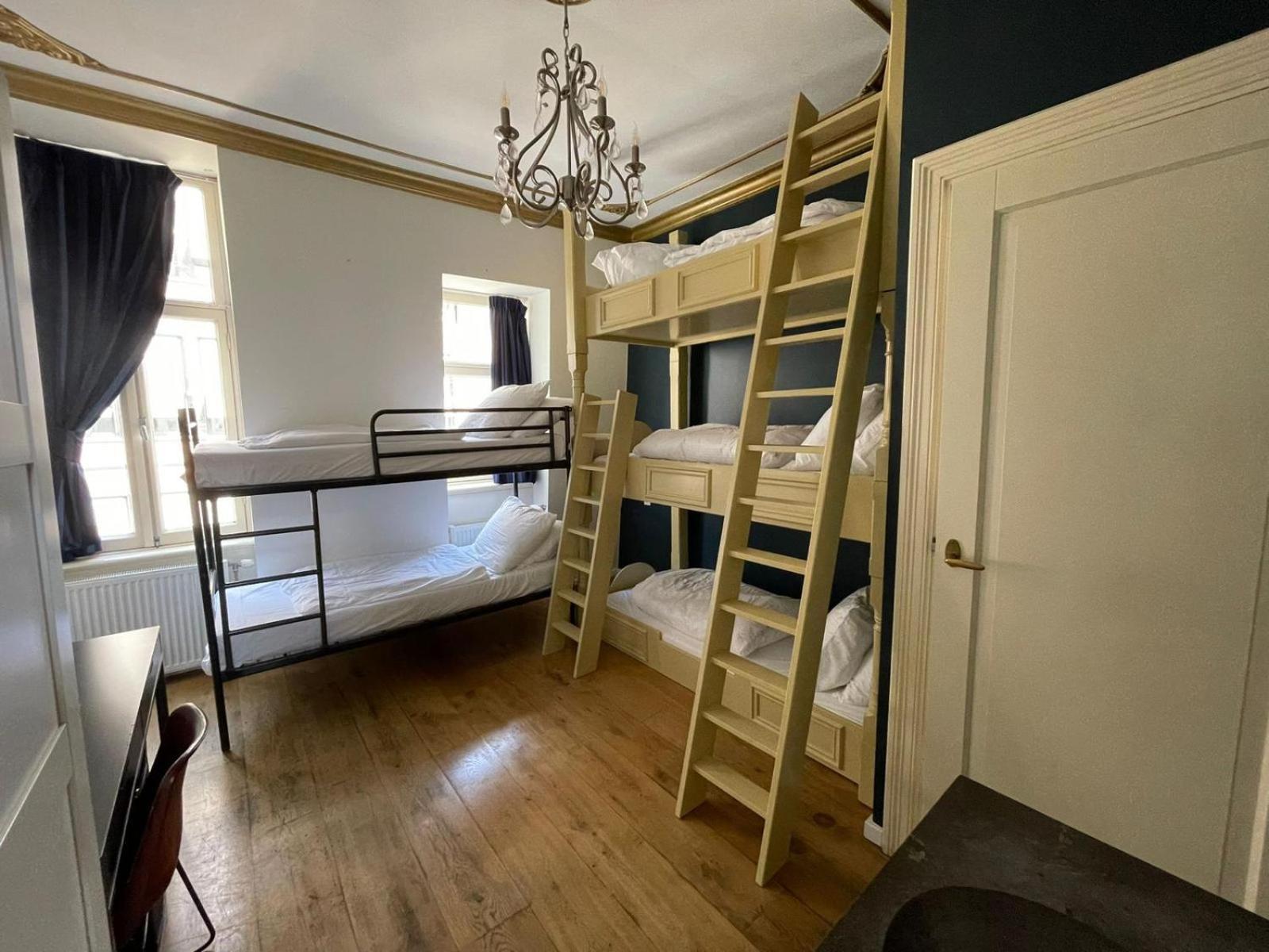 Bed 6-Bed Mixed Dormitory Room