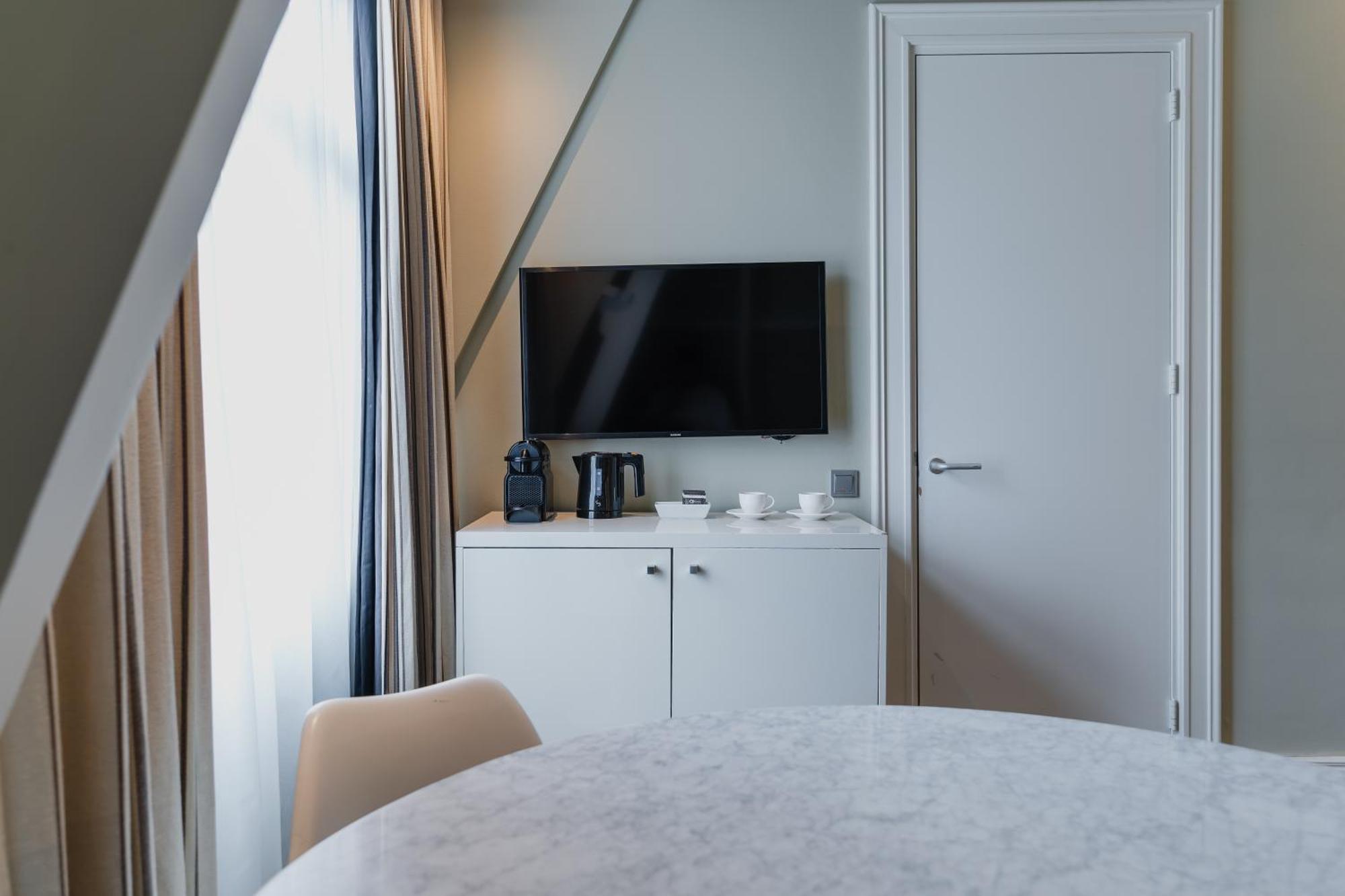 Junior Suite,1588036696:JPEG