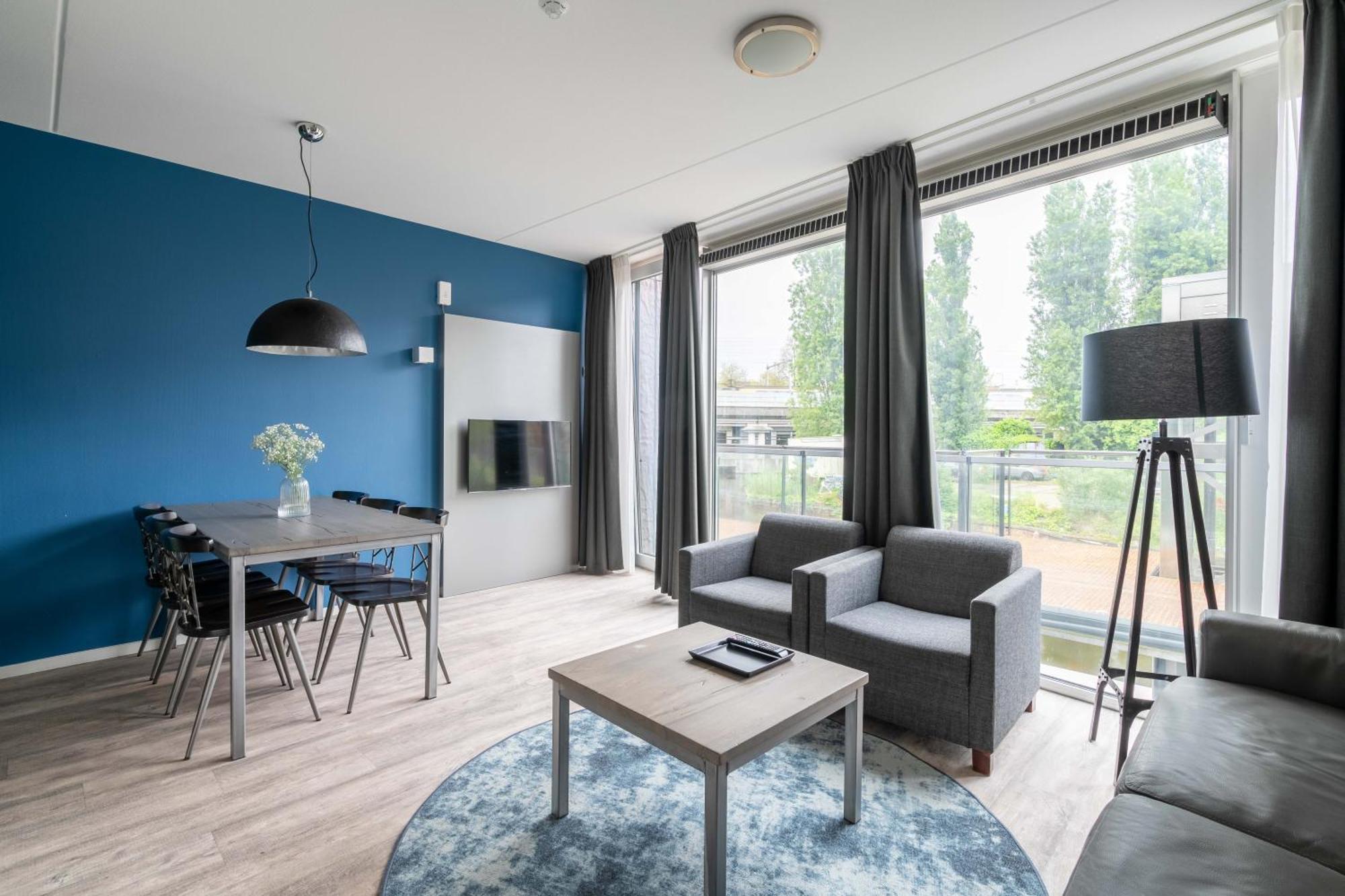 Large 2 Bedroom Apartment Canal view,1596068660:JPEG