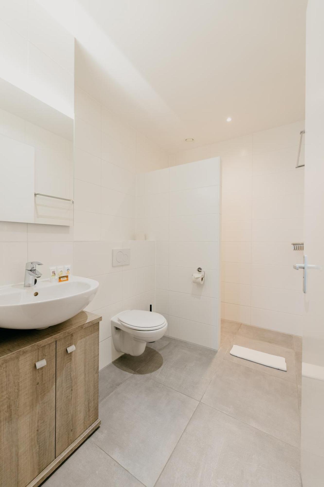 One-Bedroom Executive Apartment,1615394306:JPEG