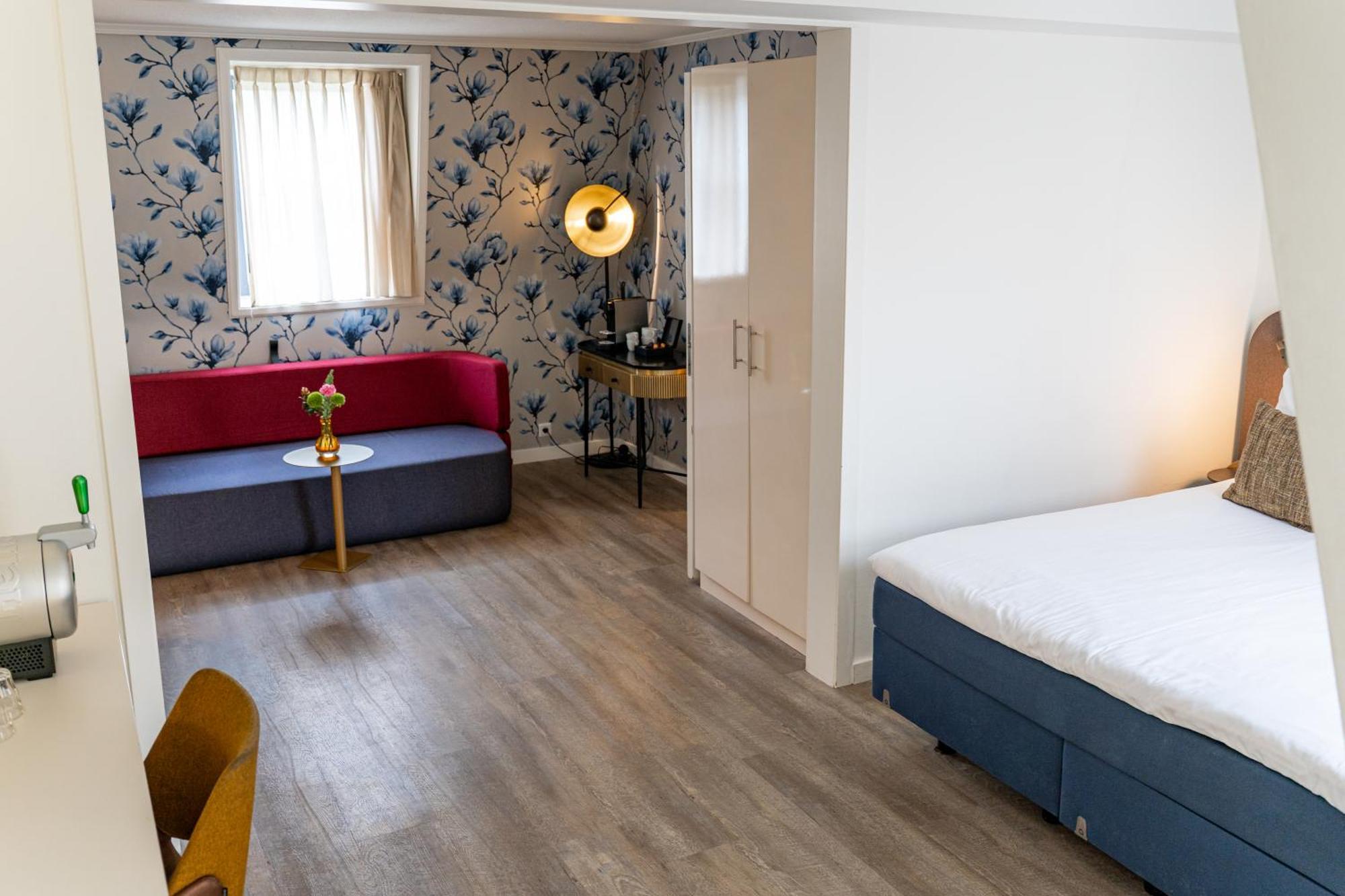 Large Family Suite,1729982393:JPEG