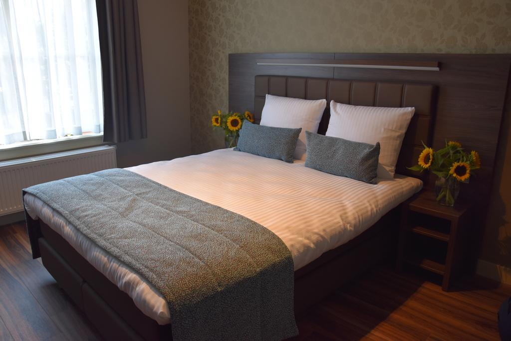 Quarto Duplo Pequeno com Vista Canal