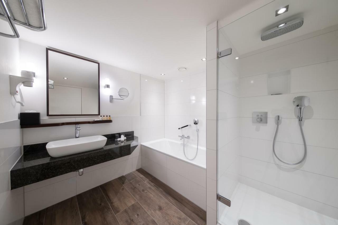 Executive Double or Twin Room,1275180229:JPEG