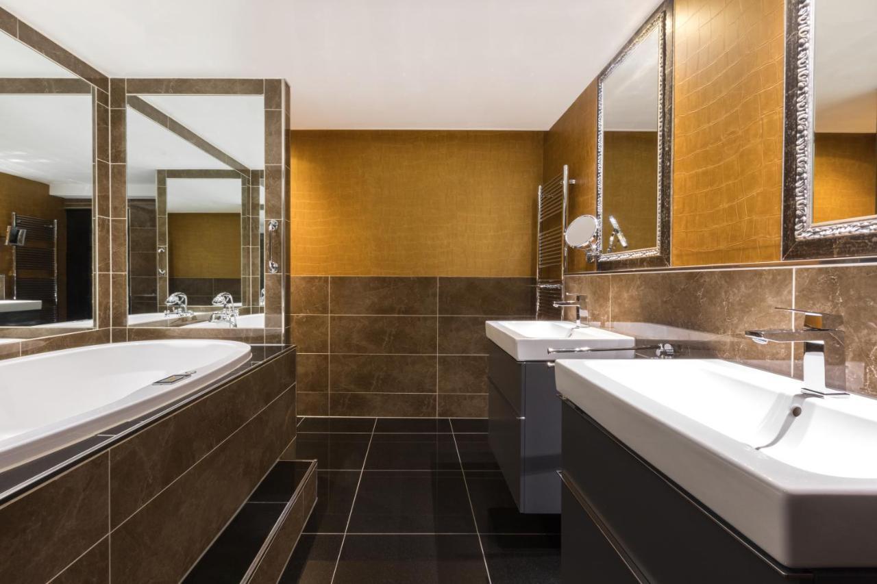 Royal Suite Split Level Spa Bath Private House,794016633:JPEG