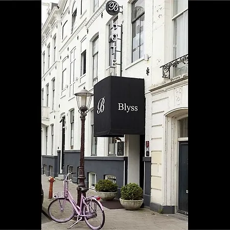 Hotel 74-3